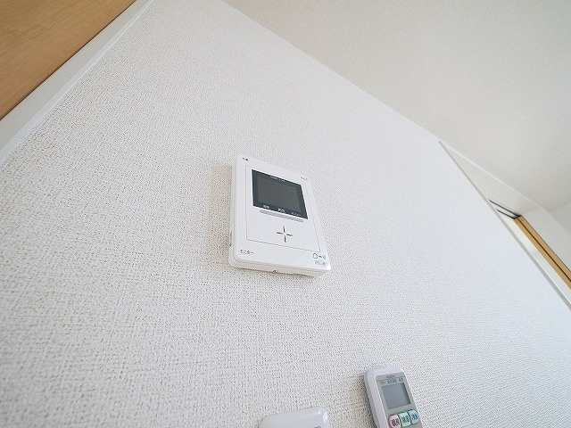 アルバ　Ⅲのセキュリティ|お顔が見えるモニター付きインターホンで安心。