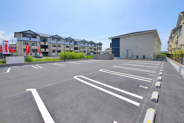 アルバ　Ⅲの駐車場|カースペースがあります