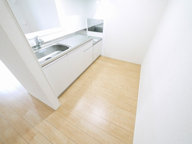 アルバ　Ⅲのキッチン|コンパクトなキッチンで掃除もラクラク