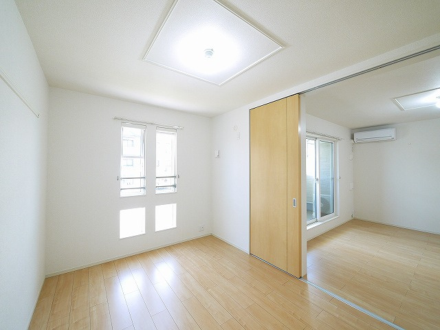 アルバ　Ⅲの洋室|明るい洋室です