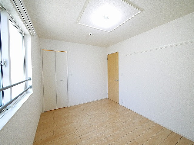 アルバ　Ⅲの洋室|明るい洋室です