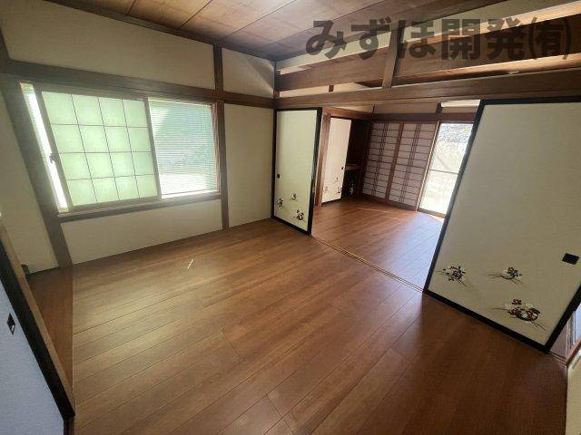 天童市大字高木字鳥居960の洋室