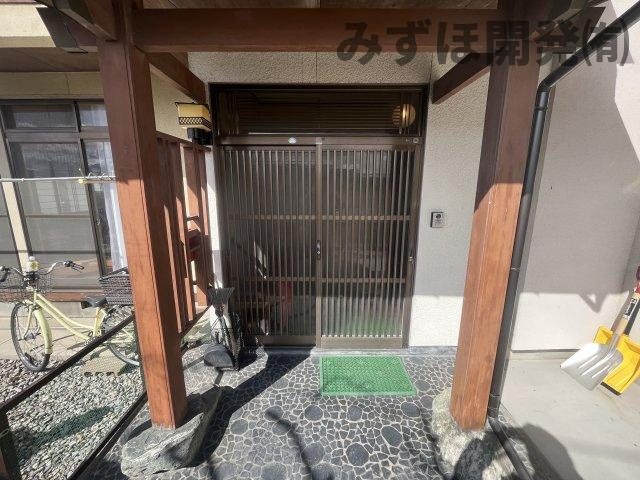 天童市大字高木字鳥居960の玄関