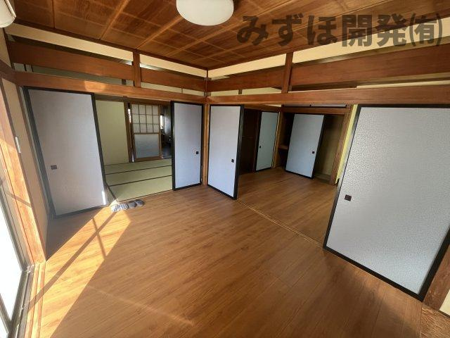 天童市大字高木字鳥居960の洋室