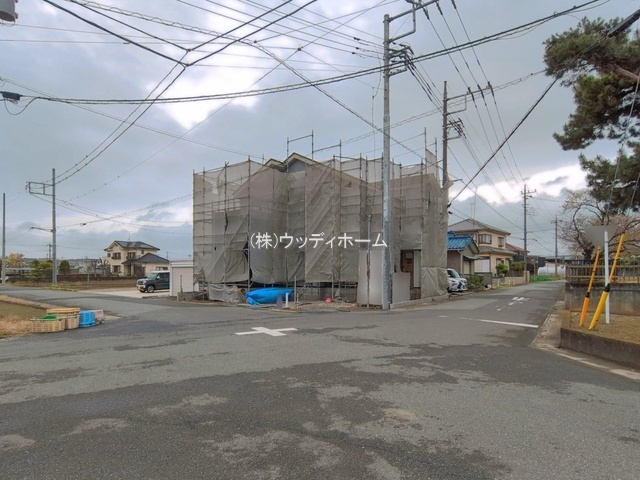 越谷市東町4期　新築一戸建ての前面道路含む現地写真