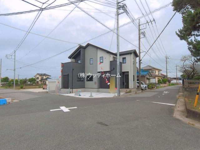 越谷市東町4期　新築一戸建ての前面道路含む現地写真