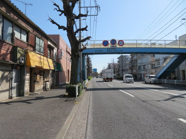 横浜市鶴見区上末吉１丁目のビル