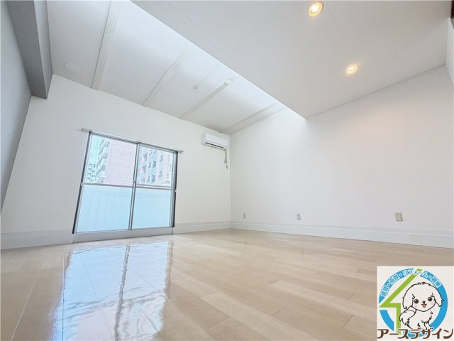 第一藤本ビルの居間・リビング