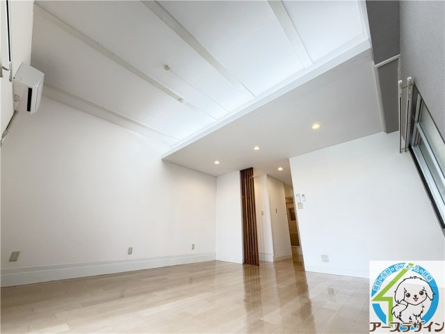 第一藤本ビルの洋室