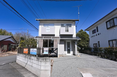 【外観】 | 太田市龍舞町 中古住宅 | 角地で日当たりも良好♪南向きの明るい立地です！