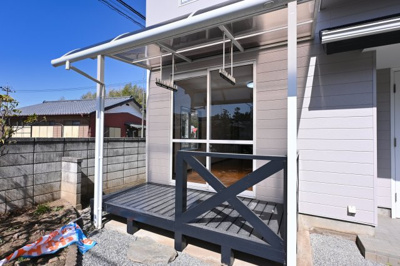 【外観】 | 太田市龍舞町 中古住宅 | スペースのあるテラスは風通しも良く日当たり良好♪