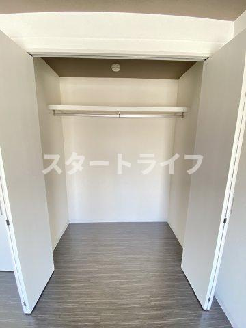 大阪市淀川区木川西１丁目の賃貸マンションの収納