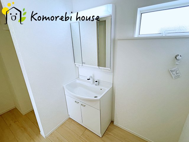 上尾市大谷本郷　第8　新築一戸建て　クレイドルガーデン　06の独立洗面台|独立洗面台です