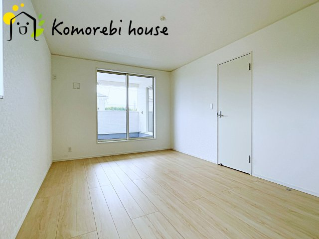 上尾市大谷本郷　第8　新築一戸建て　クレイドルガーデン　06の寝室|広くて明るい寝室