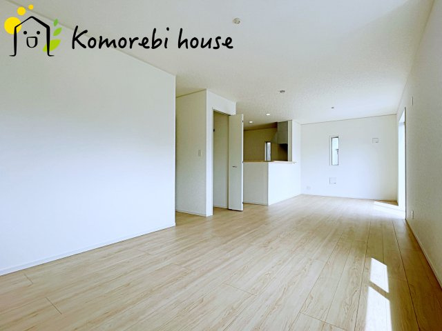 上尾市大谷本郷　第8　新築一戸建て　クレイドルガーデン　06の居間・リビング|ゆったりとした居間です