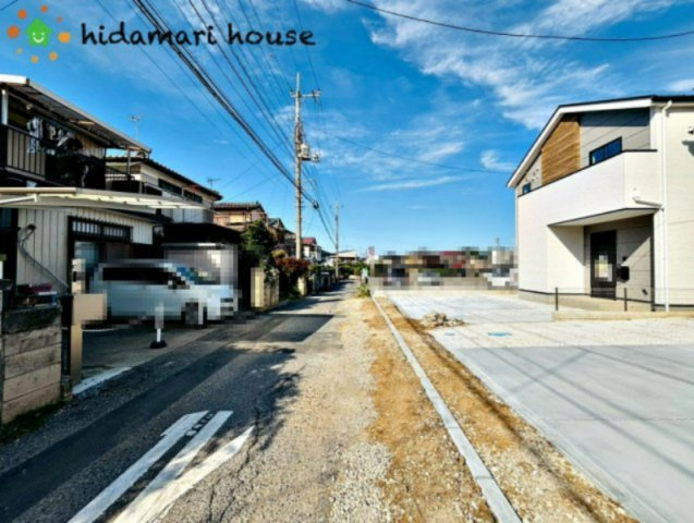 上尾市緑丘9期　新築戸建　GRACE01の前面道路含む現地写真