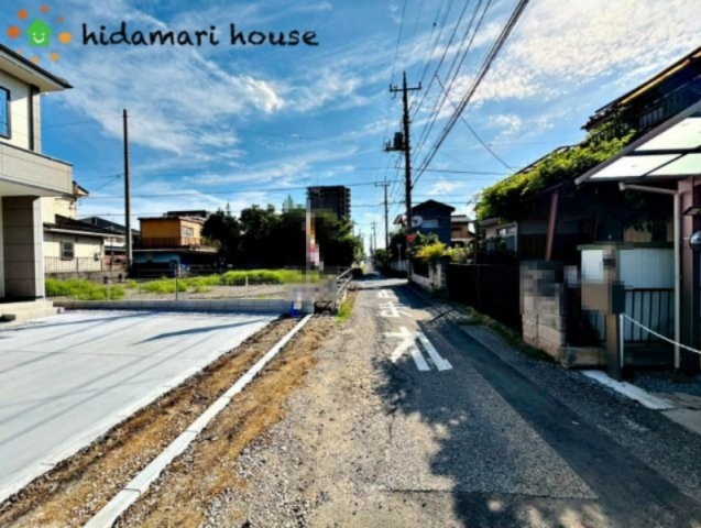 上尾市緑丘9期　新築戸建　GRACE01の前面道路含む現地写真
