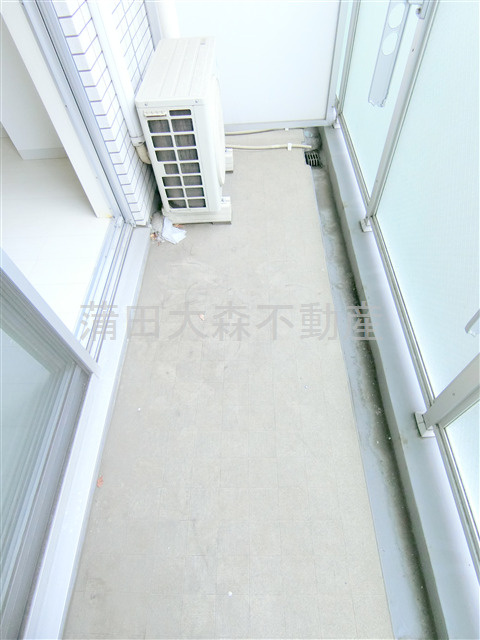 ウイングプレミア蒲田のバルコニー|南向き物干し金具付きのバルコニー