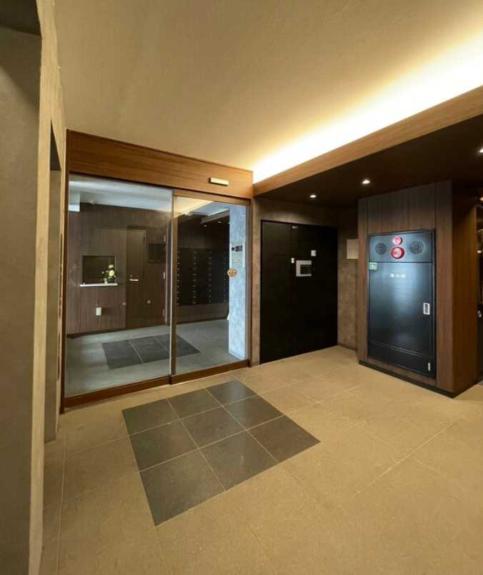 ミリアレジデンス桜新町　最上階　礼金０　ペット相談のエントランス
