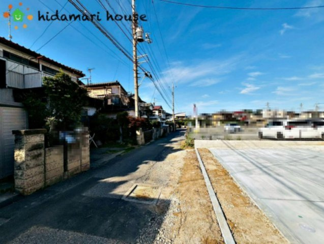 上尾市緑丘9期　新築戸建　GRACE02の前面道路含む現地写真