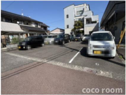 グランディスの駐車場