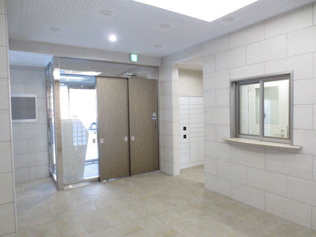 セントフィールド榴ヶ岡アネックスのエントランス