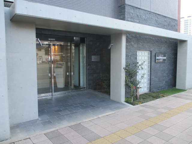セントフィールド榴ヶ岡アネックスのエントランス