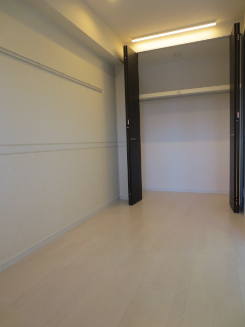 セントフィールド榴ヶ岡アネックスの洋室