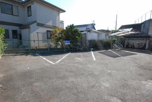 セントラル白山の駐車場