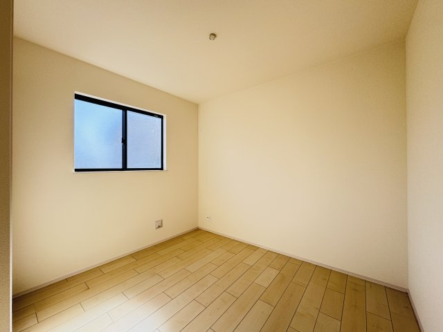 市川市南大野1丁目新築戸建【大野小学校:徒歩4分】の子供部屋|5.12帖納戸