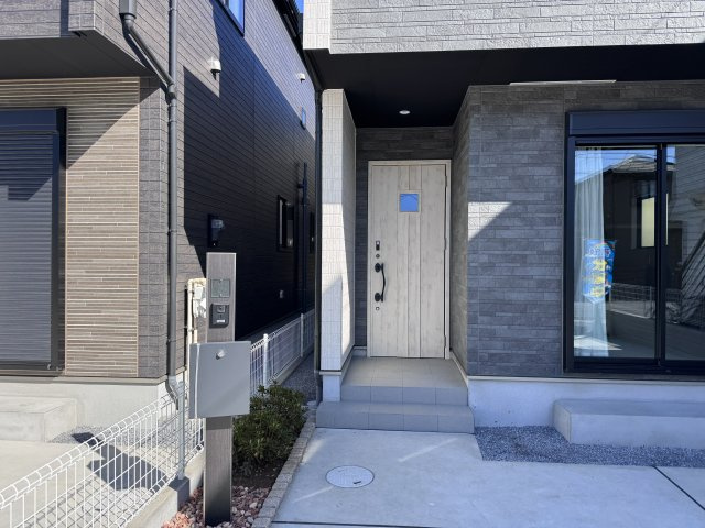 市川市南大野1丁目新築戸建【大野小学校:徒歩4分】のエントランス|エントランス・玄関ポーチ