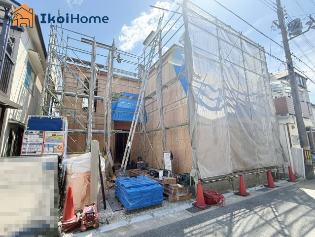 明石市魚住町清水4期　新築戸建の前面道路含む現地写真|●年中無休：当日予約可●収納しっかりございます！土間収納・ファミリークローゼット付の新築が完成予定！