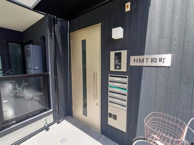 HMT殿町のエントランス