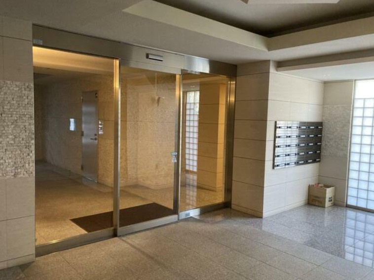 【エントランス】