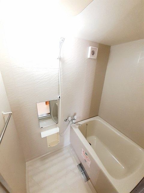 メゾングローリアの浴室|バス