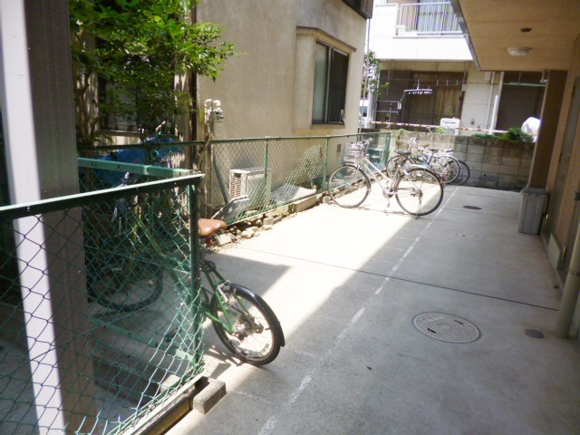 フローラ水山Ⅱのその他共用部分|自転車置き場です