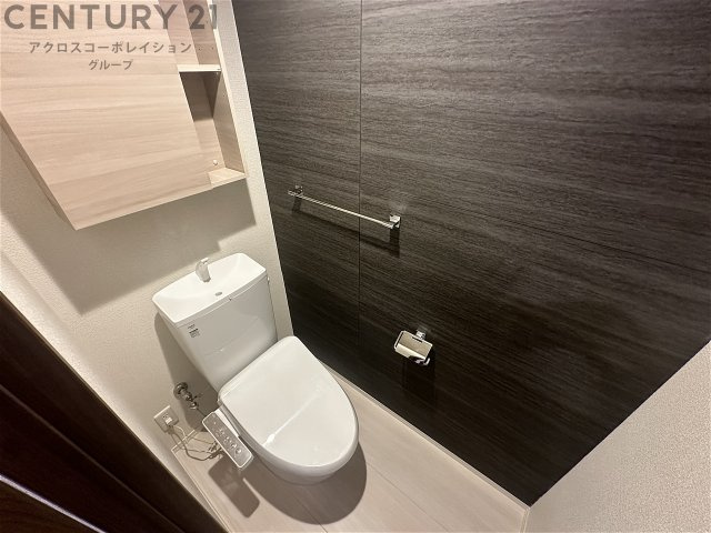 温水洗浄便座機能付きのトイレです♪