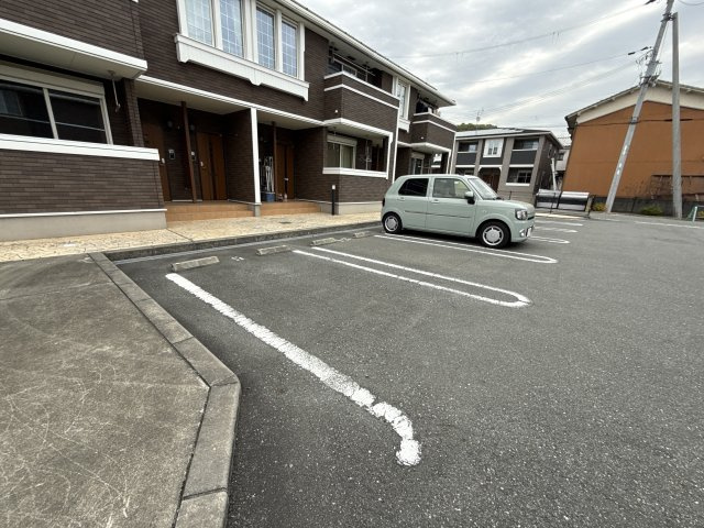 ミルフィーユＢの駐車場