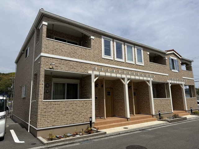 ヴィラ　ドゥ　グレーヌ梅ケ谷Ｃ