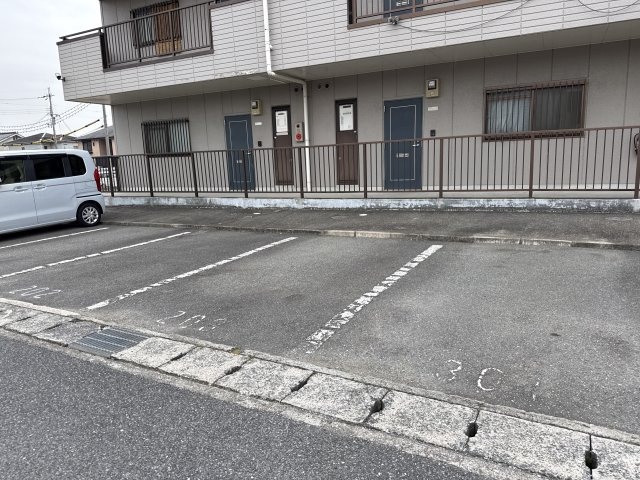 エスポワール花田の駐車場