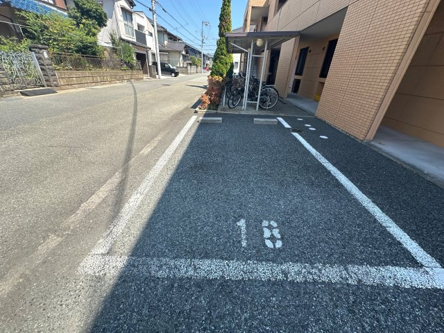 ストークコーポ大津茂の駐車場