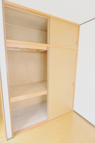 新宅貸家の収納