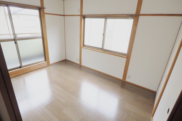 新宅貸家のバルコニー