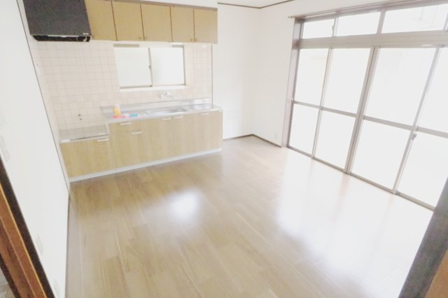 新宅貸家の居間・リビング