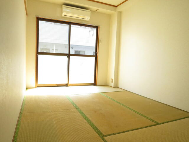 ハイネス瑞江の和室