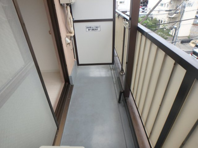 【バルコニー】 | クリスタルカーサⅡ | 暖かな日差しのふりそそぐバルコニー