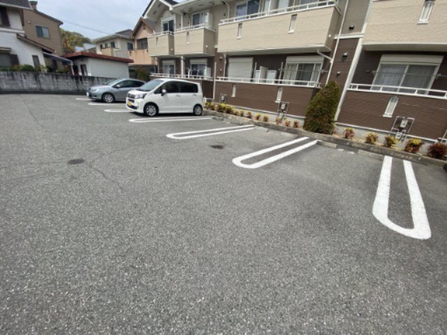 グラン・ヴェ－ルＢの駐車場