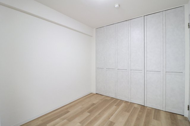 【Re Dream】ユニ・アルス洛西プレジオの洋室|■家族一人ひとりの大切なプライベート空間。趣味に合わせて使って頂けるようシンプルに仕上げてあります。
(2025.3撮影)