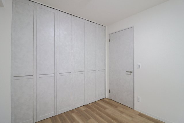 【Re Dream】ユニ・アルス洛西プレジオの洋室|■全居室収納つき！ご家族一人ひとりの空間がすっきりお使いいただけます！
(2025.3撮影)