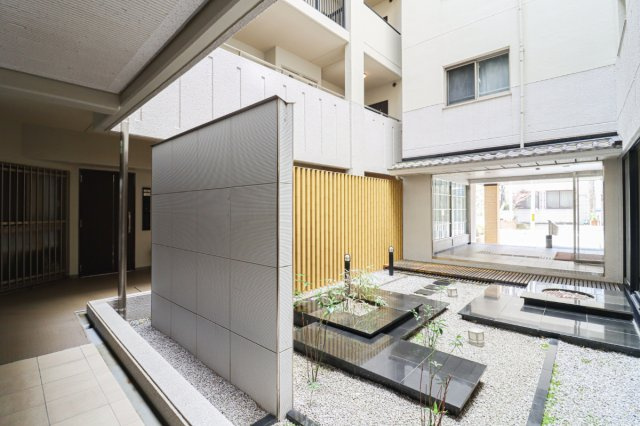 【Re Dream】ユニ・アルス洛西プレジオのエントランス|■共用部
(2025.3撮影)